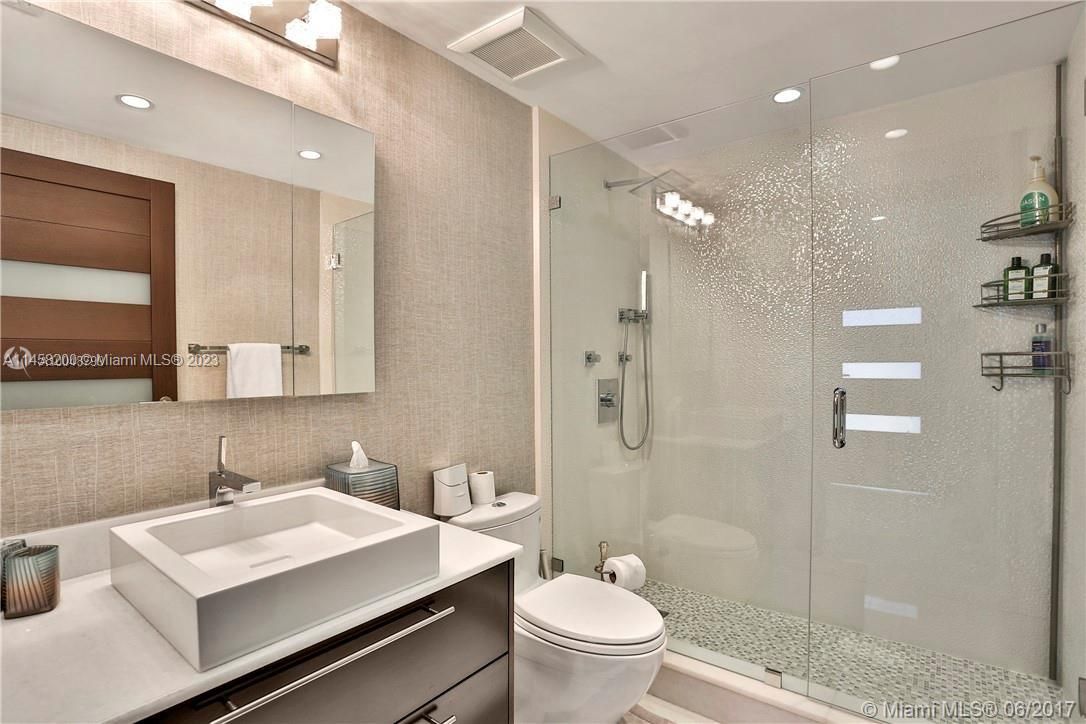 Flat in Miami, USA, 130 m² - picture 9