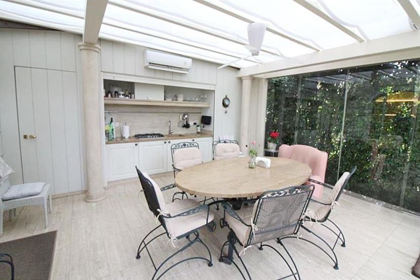 Villa in Forte dei Marmi, Italy, 200 m² - picture 11