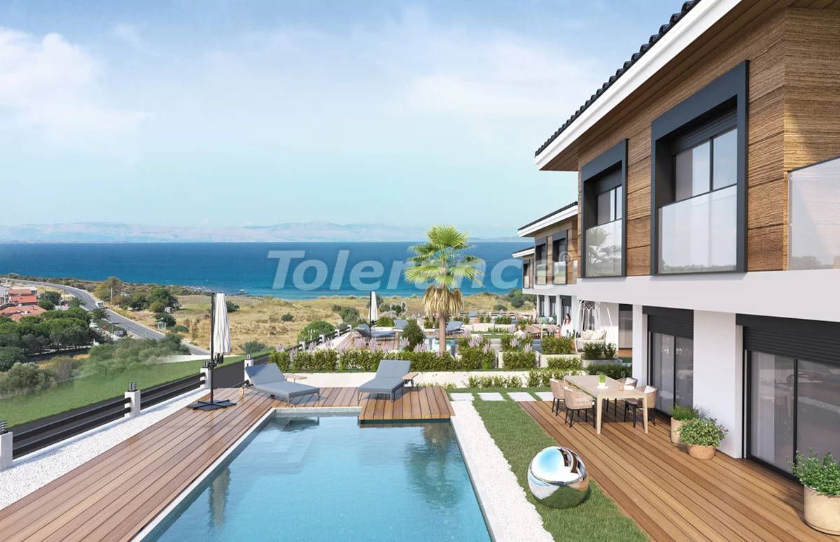 Villa en Cesme, Turquia, 300 m² - imagen 1