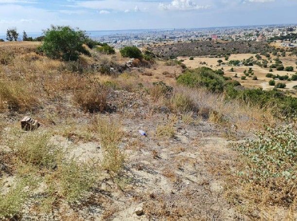 Land in Limassol, Cyprus, 3 106 m² - picture 1