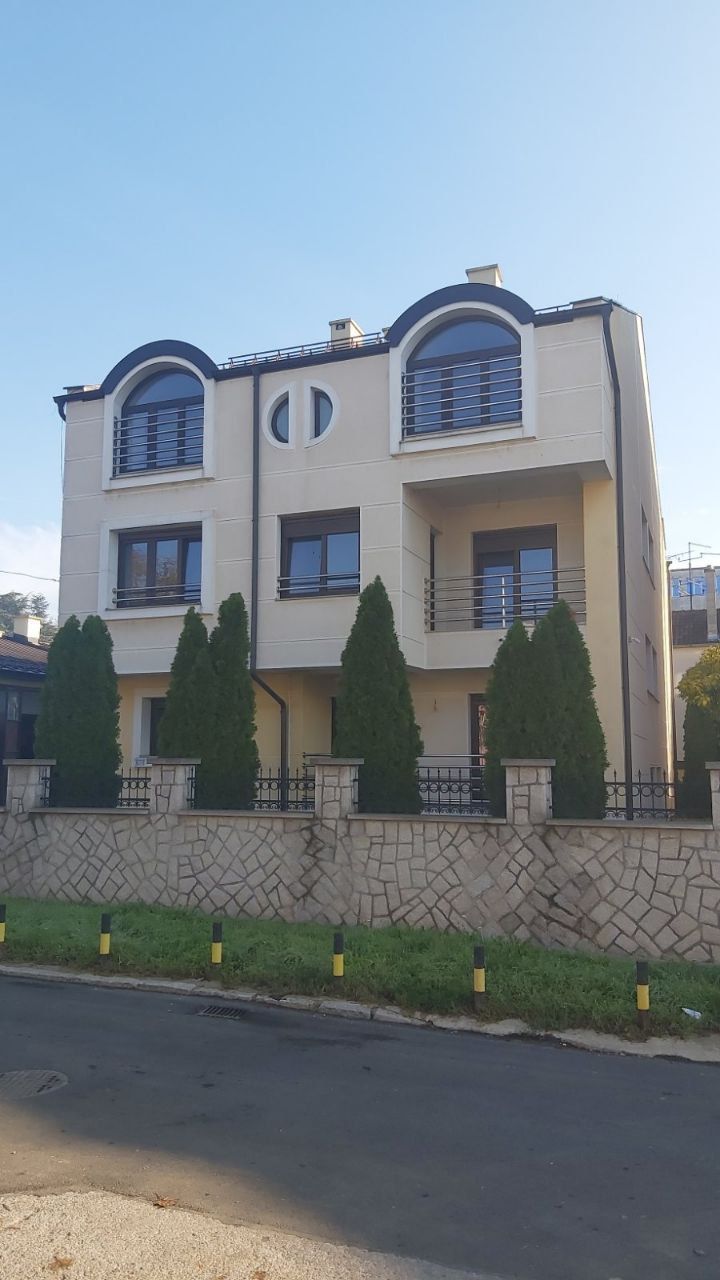 Villa in Beograd, Serbia, 700 m² - picture 1