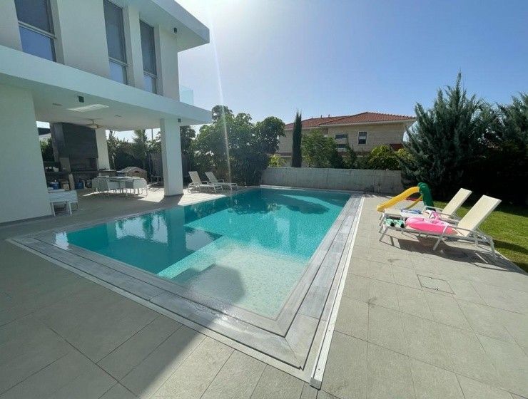 Villa in Larnaka, Zypern, 401 m² - Foto 1