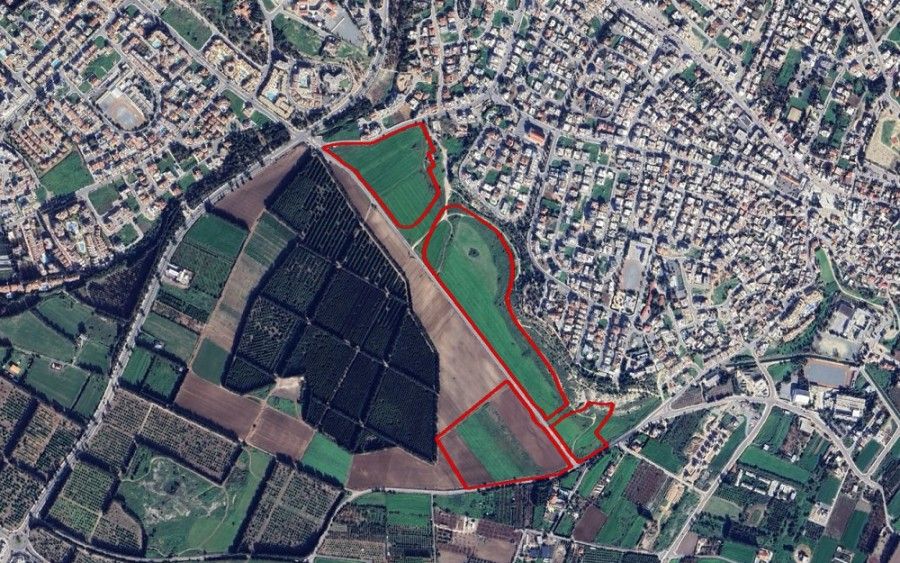 Terreno en Pafos, Chipre, 189 976 m² - imagen 1