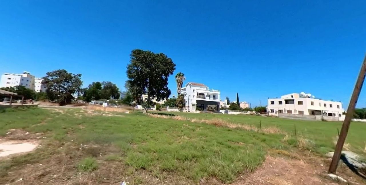 Terrain à Larnaca, Chypre, 528 m² - image 1