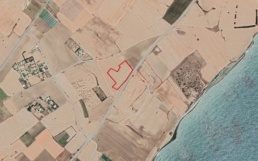 Terrain à Larnaca, Chypre, 16 169 m² - image 1