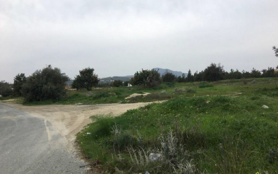 Terrain à Larnaca, Chypre, 7 709 m² - image 1