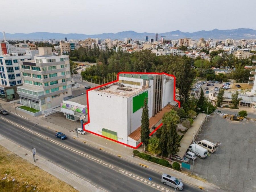 Commercial property in Nicosia, Cyprus, 2 028 m² - picture 1