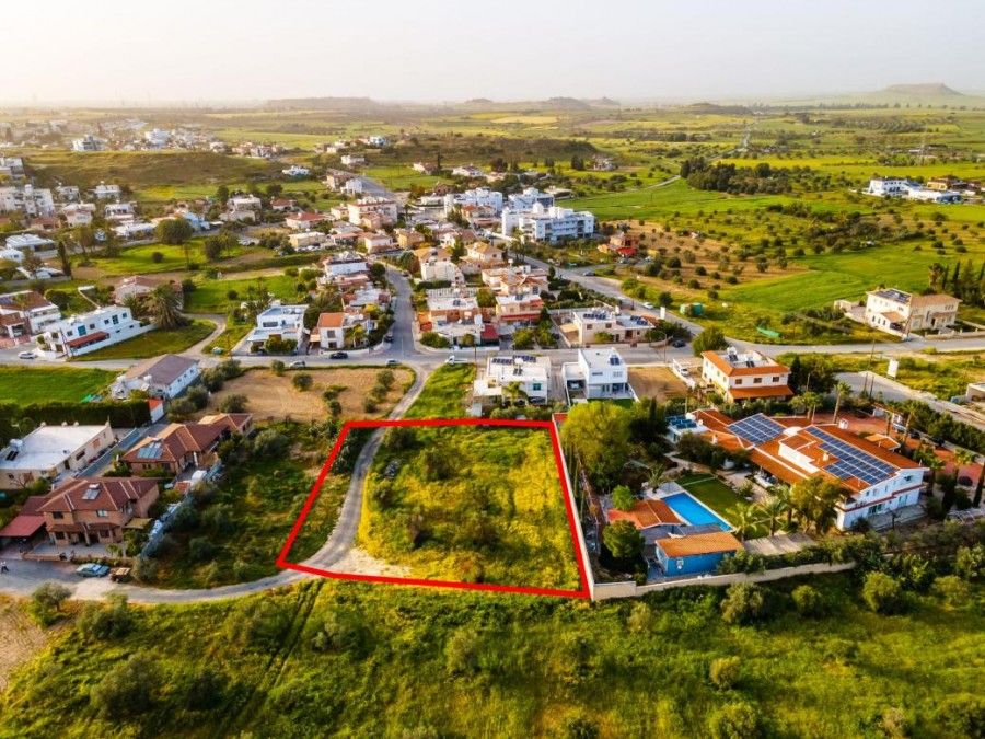 Terreno en Nicosia, Chipre, 2 147 m² - imagen 1