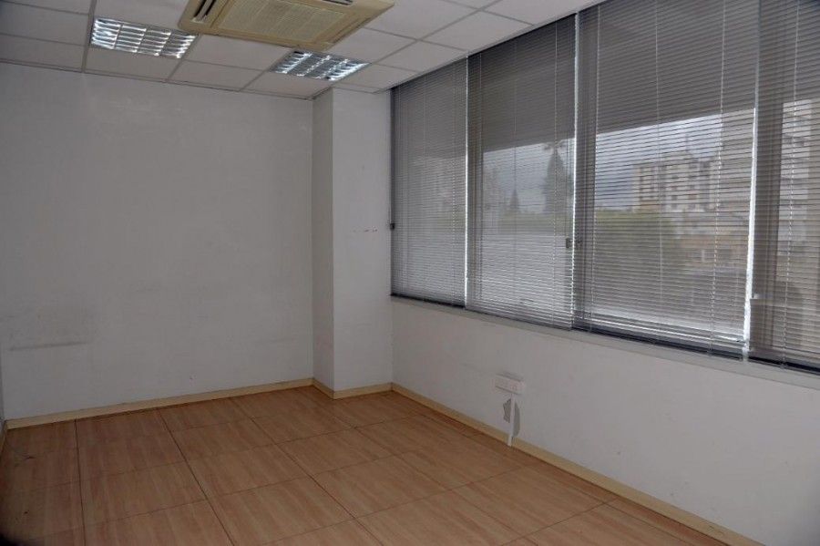 Office in Nicosia, Cyprus, 196 m² - picture 1