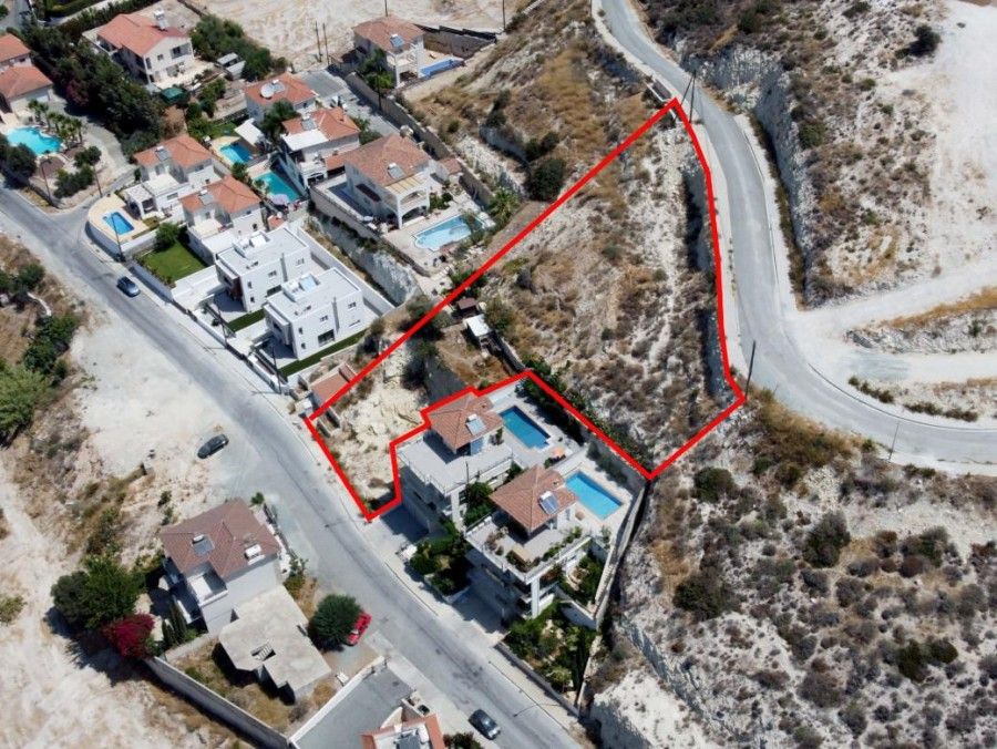 Land in Limassol, Cyprus, 837 m² - picture 1