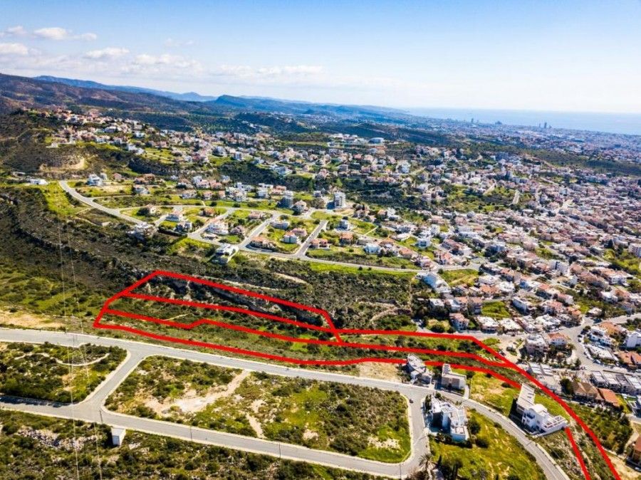Land in Limassol, Cyprus, 40 470 m² - picture 1