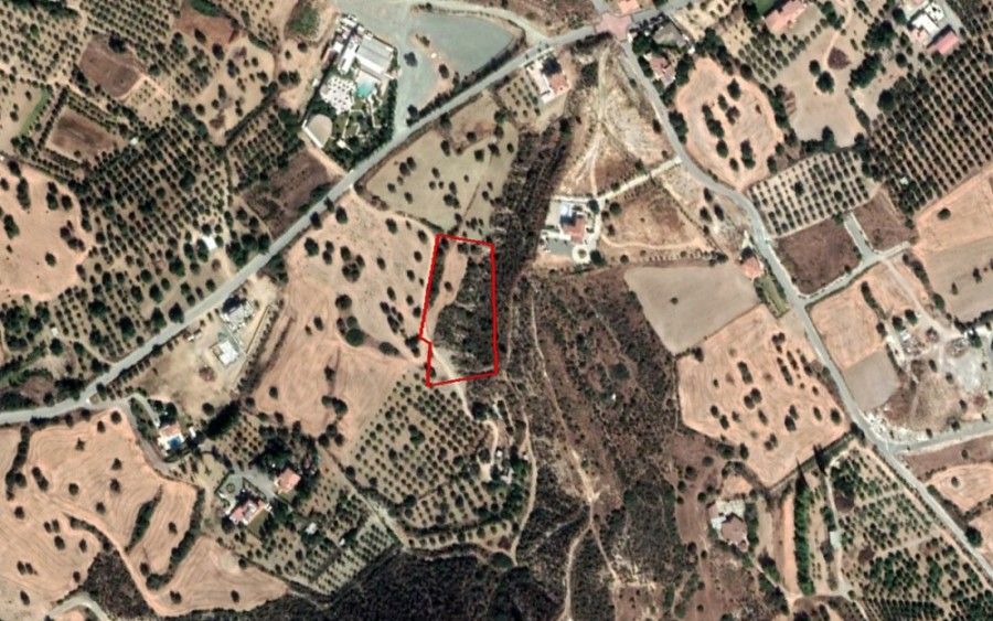 Land in Larnaca, Cyprus, 5 352 m² - picture 1