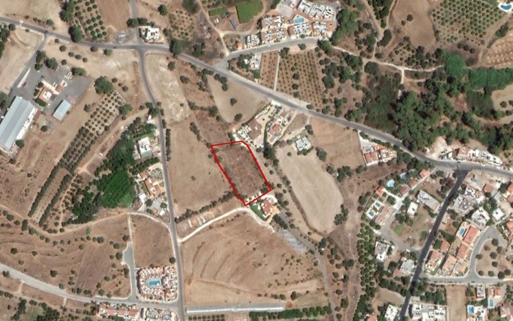 Terrain à Paphos, Chypre, 2 843 m² - image 1