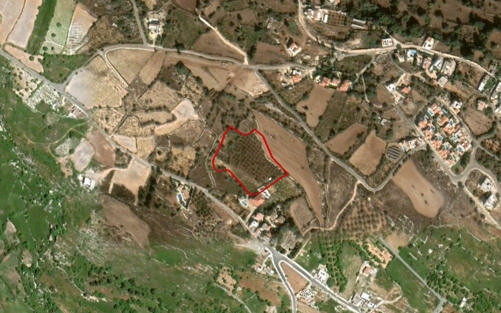 Terrain à Paphos, Chypre, 8 344 m² - image 1