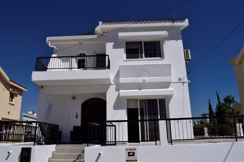 Villa in Larnaca, Cyprus, 250 m² - picture 1