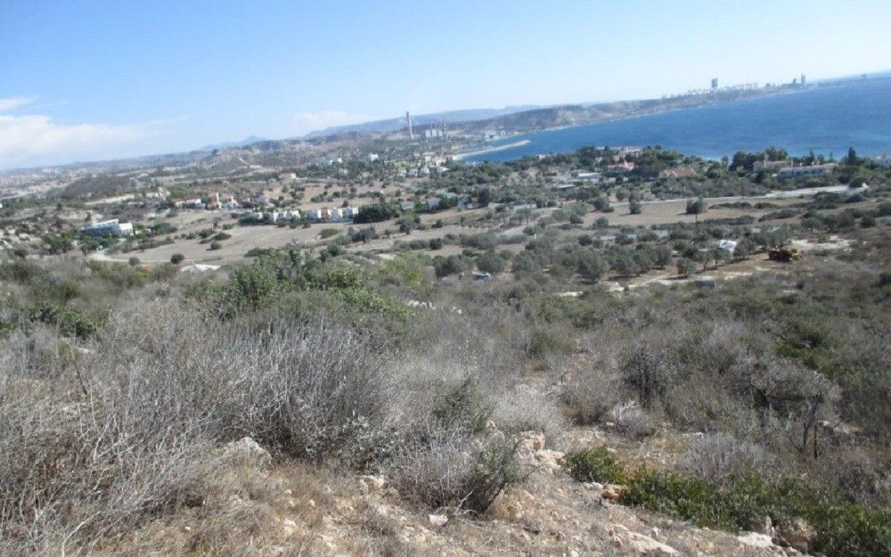 Land in Limassol, Cyprus, 7 110 m² - picture 1