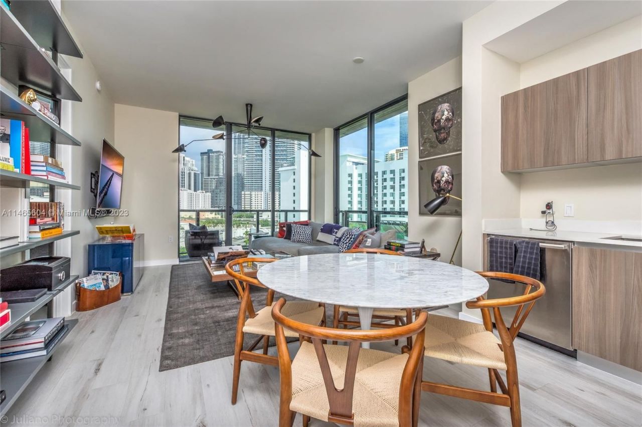 Appartement à Miami, États-Unis, 90 m² - image 1