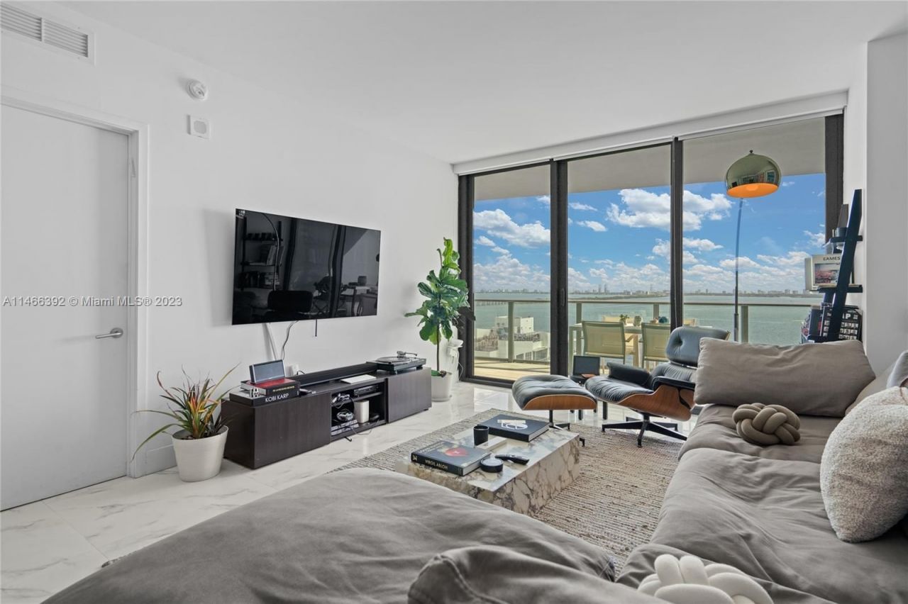 Appartement à Miami, États-Unis, 100 m² - image 1