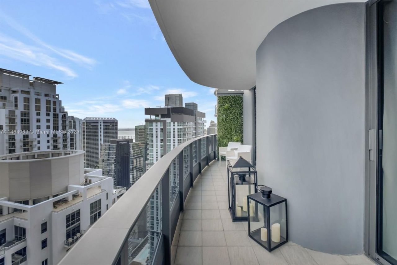 Piso en Miami, Estados Unidos, 90 m² - imagen 9