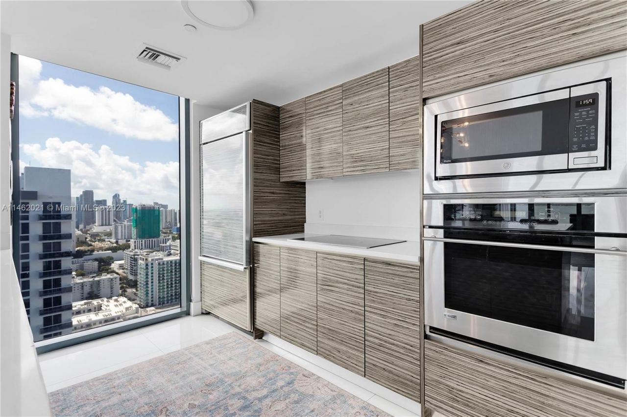 Flat in Miami, USA, 130 m² - picture 6