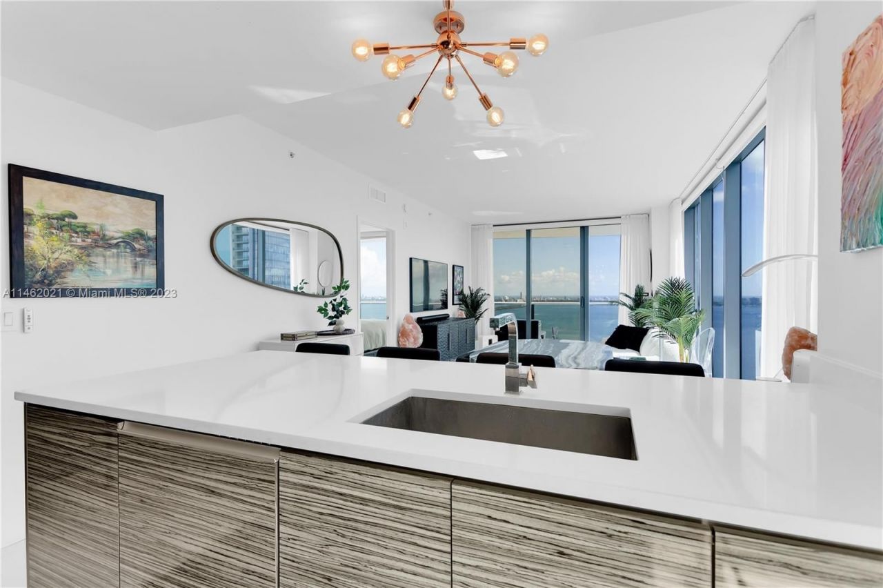 Flat in Miami, USA, 130 m² - picture 3
