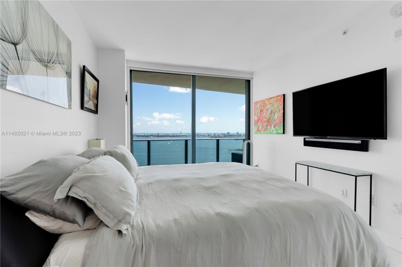 Flat in Miami, USA, 130 m² - picture 10