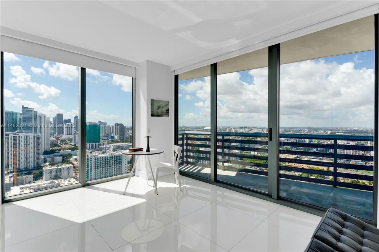 Flat in Miami, USA, 130 m² - picture 13