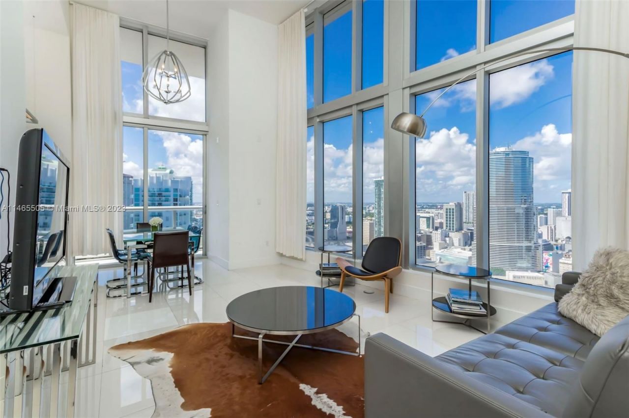 Flat in Miami, USA, 120 m² - picture 1