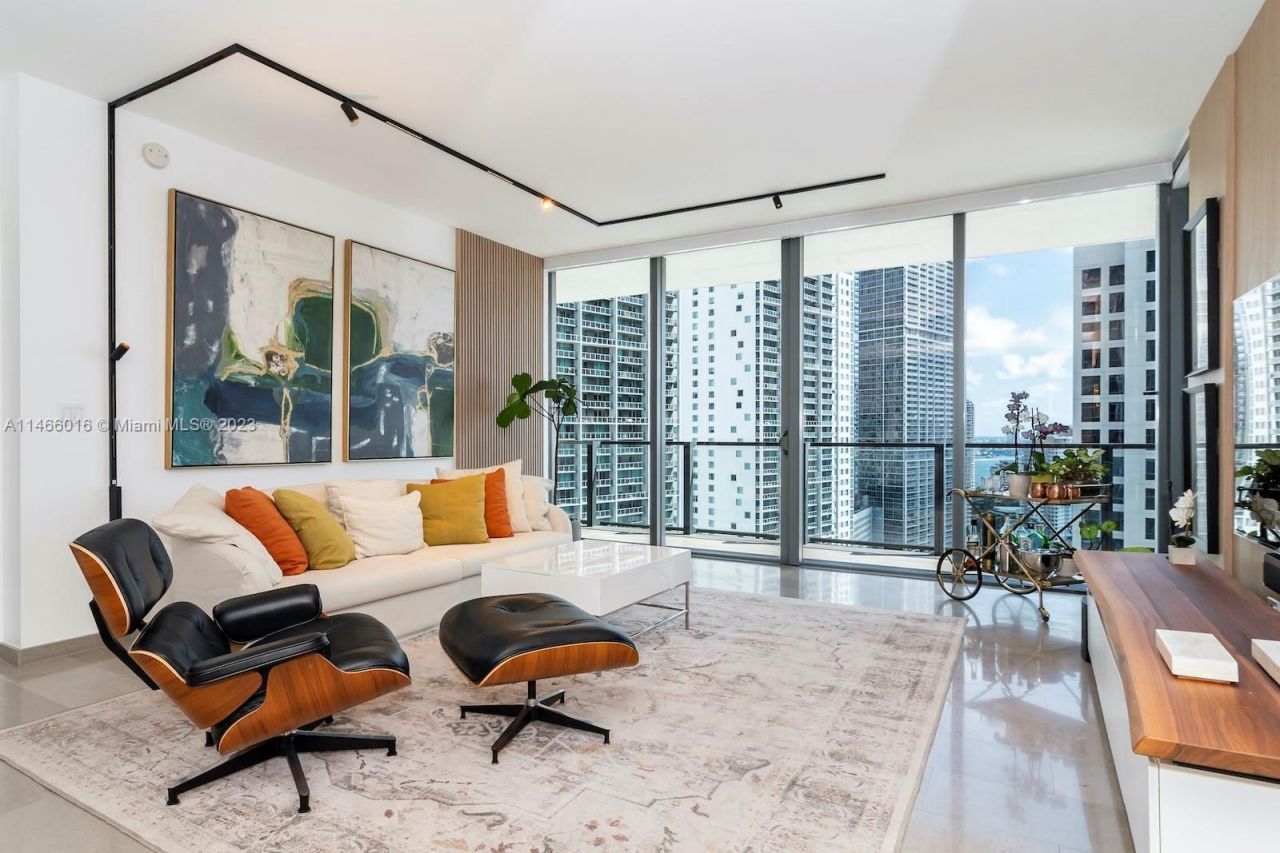 Flat in Miami, USA, 180 m² - picture 1