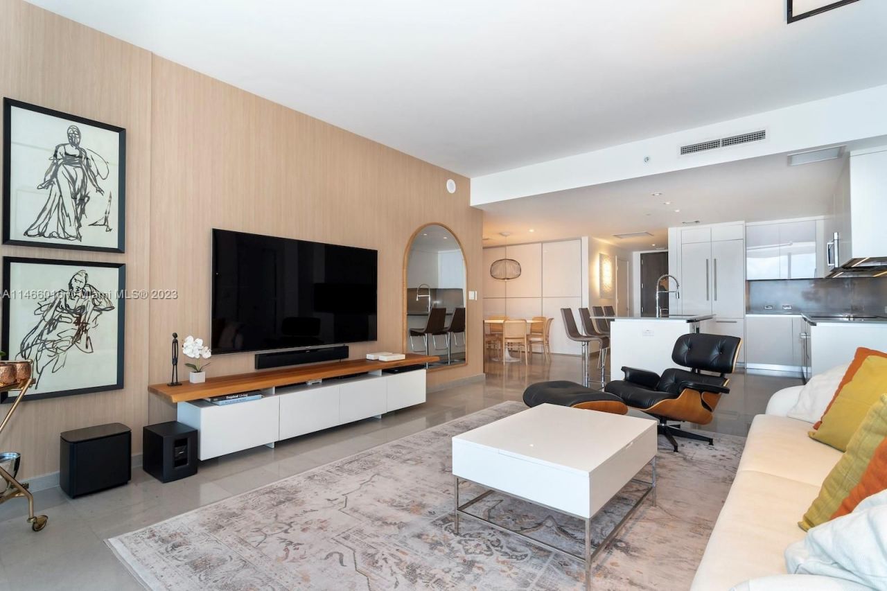 Flat in Miami, USA, 180 m² - picture 5