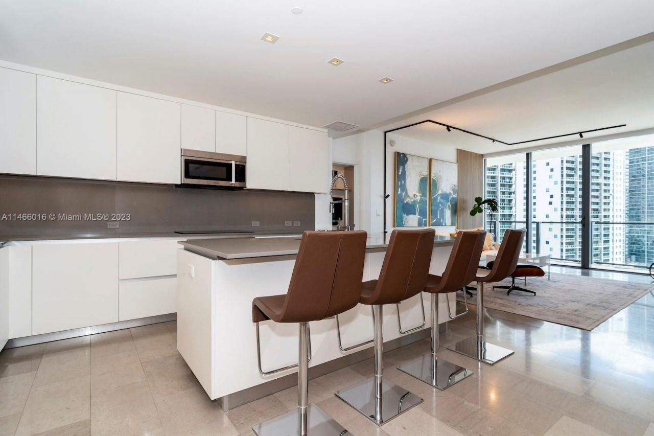 Flat in Miami, USA, 180 m² - picture 7