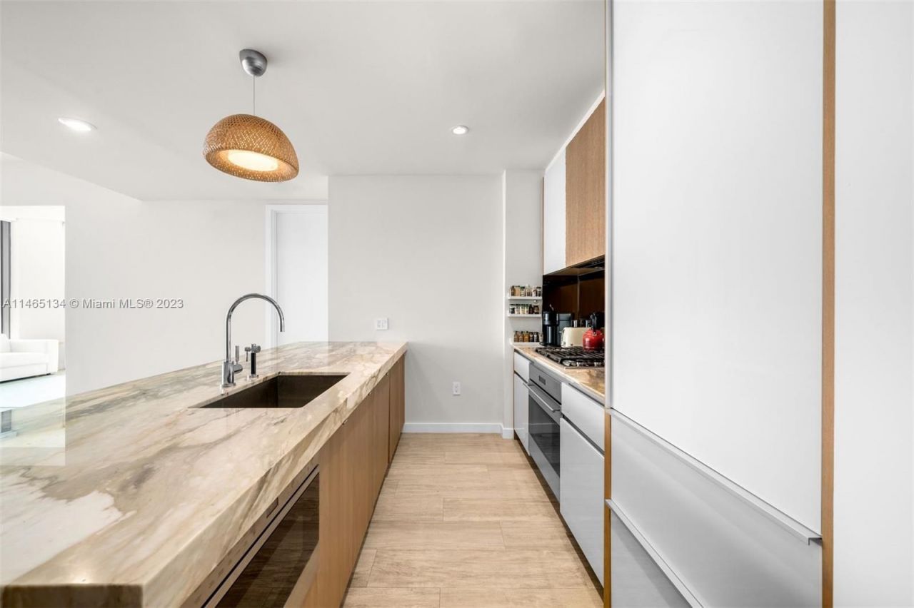 Flat in Miami, USA, 120 m² - picture 8