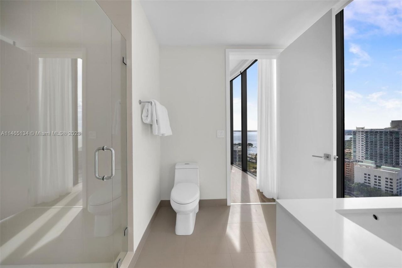 Flat in Miami, USA, 120 m² - picture 16