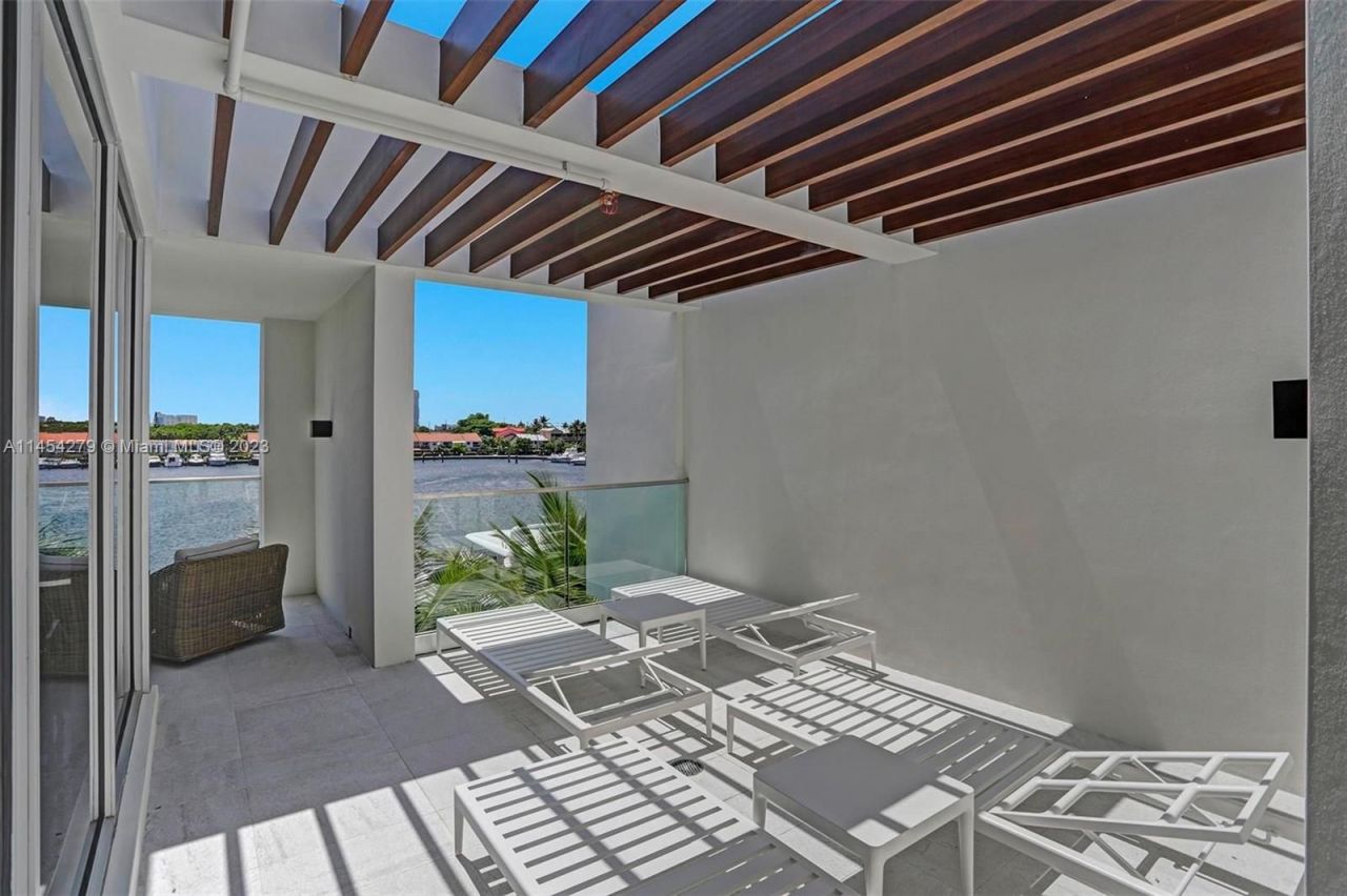 Townhouse in Miami, USA, 300 m² - picture 10