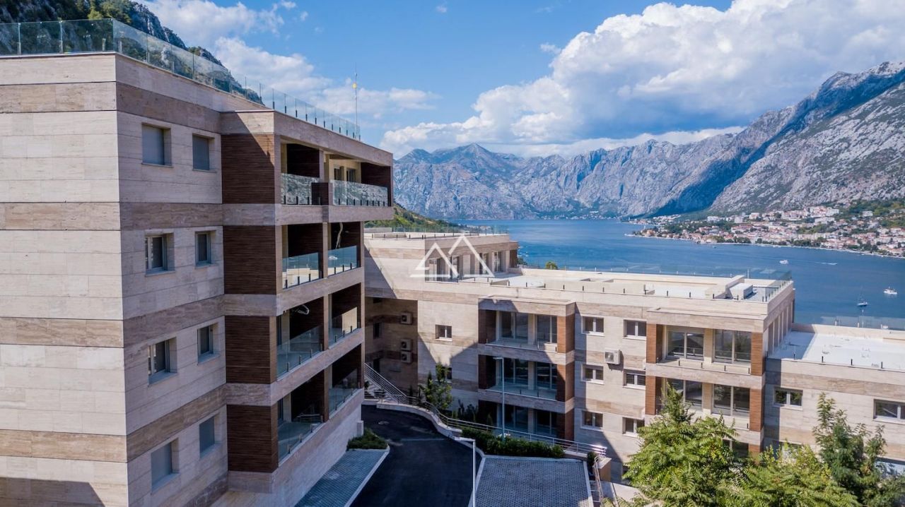 Appartement à Kotor, Monténégro, 136 m² - image 1