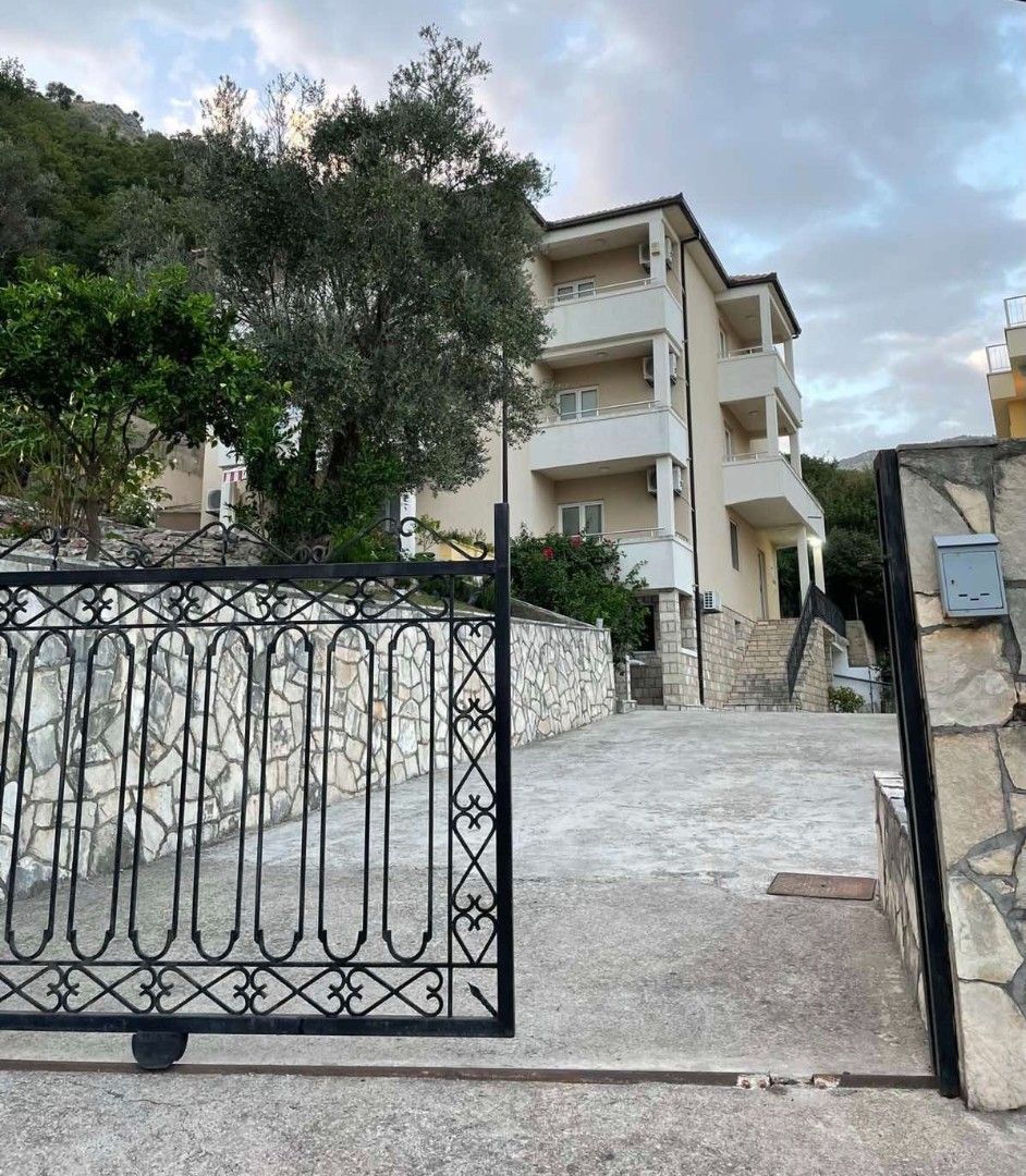 Hotel in Buljarica, Montenegro, 664 m² - picture 2