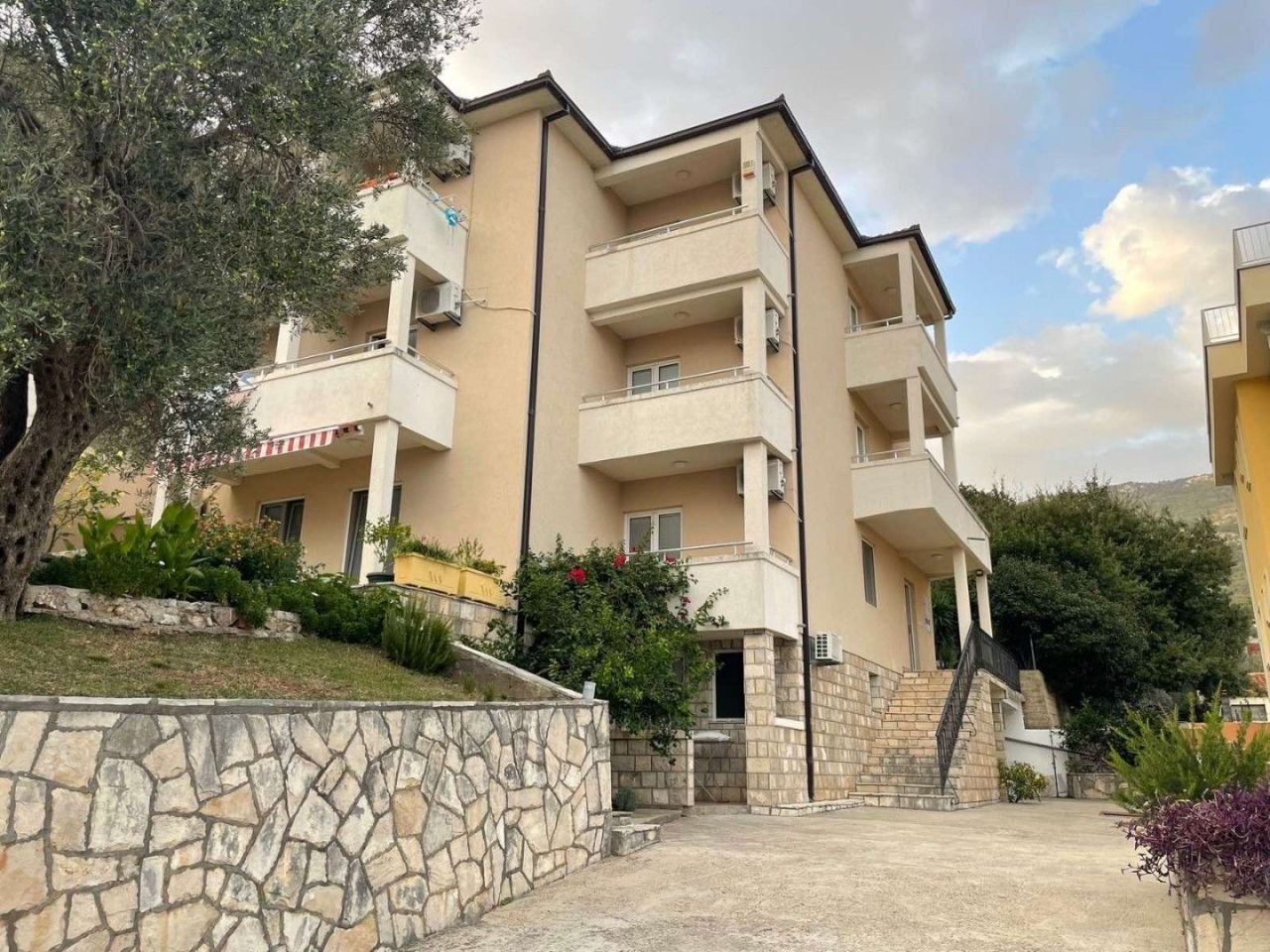 Hotel in Buljarica, Montenegro, 664 m² - picture 7