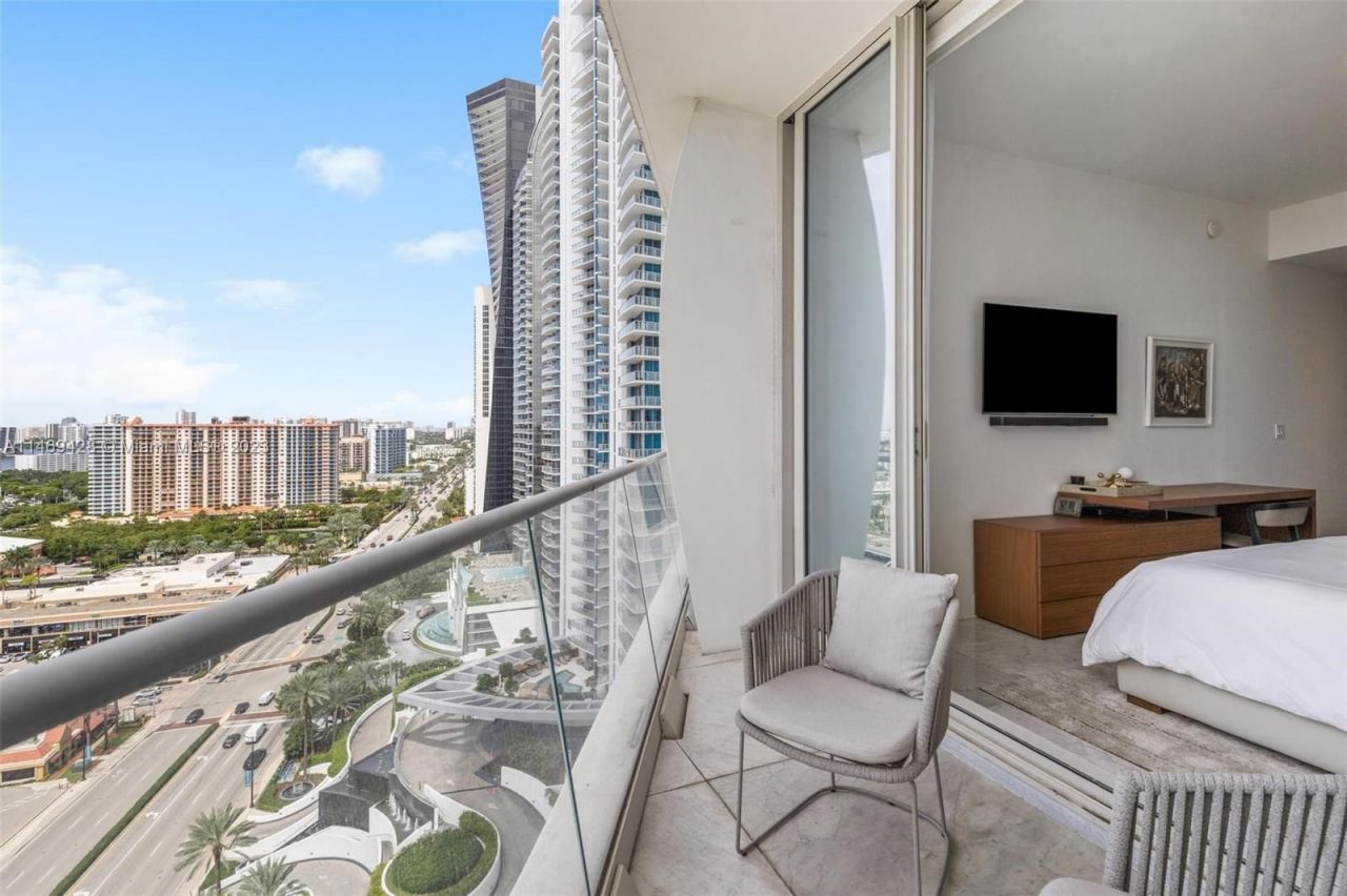 Flat in Miami, USA, 150 m² - picture 16