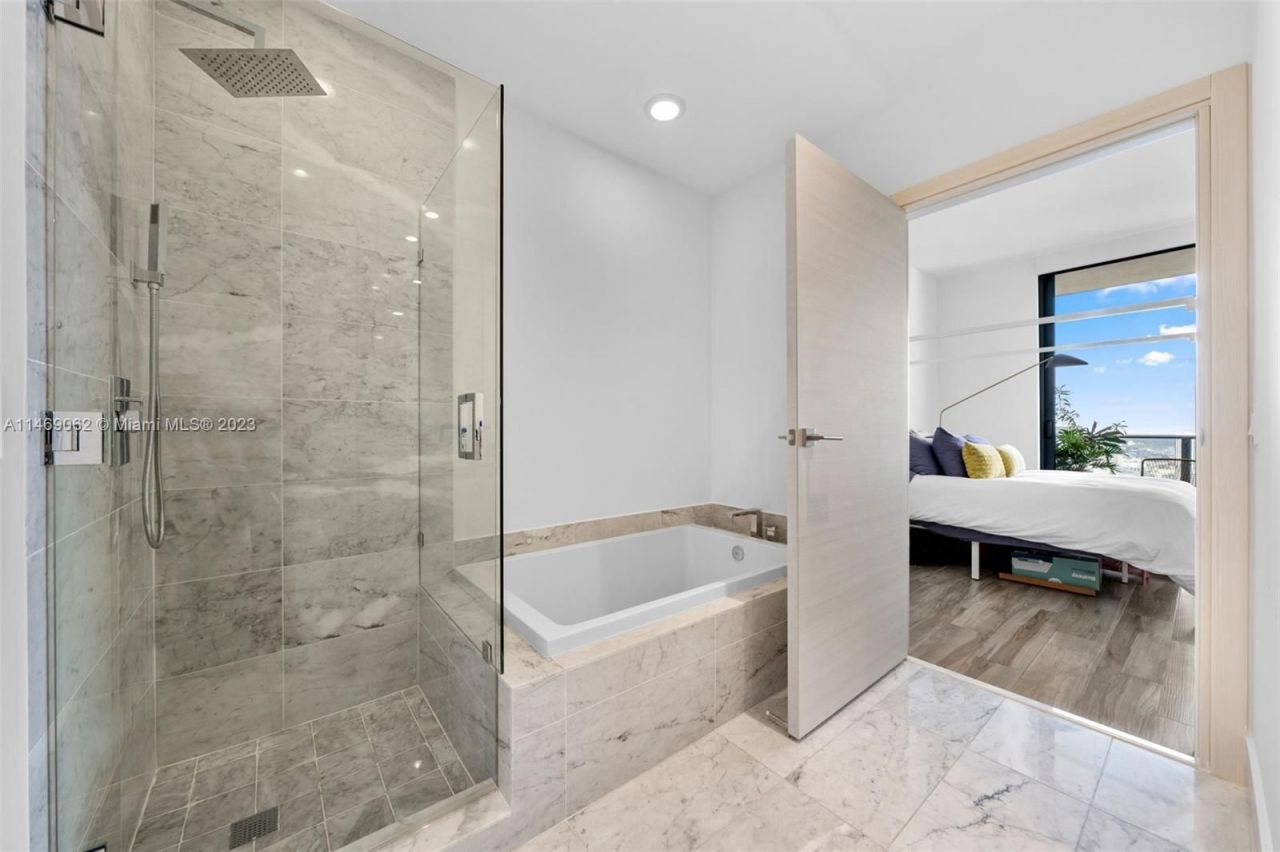 Piso en Miami, Estados Unidos, 220 m² - imagen 9