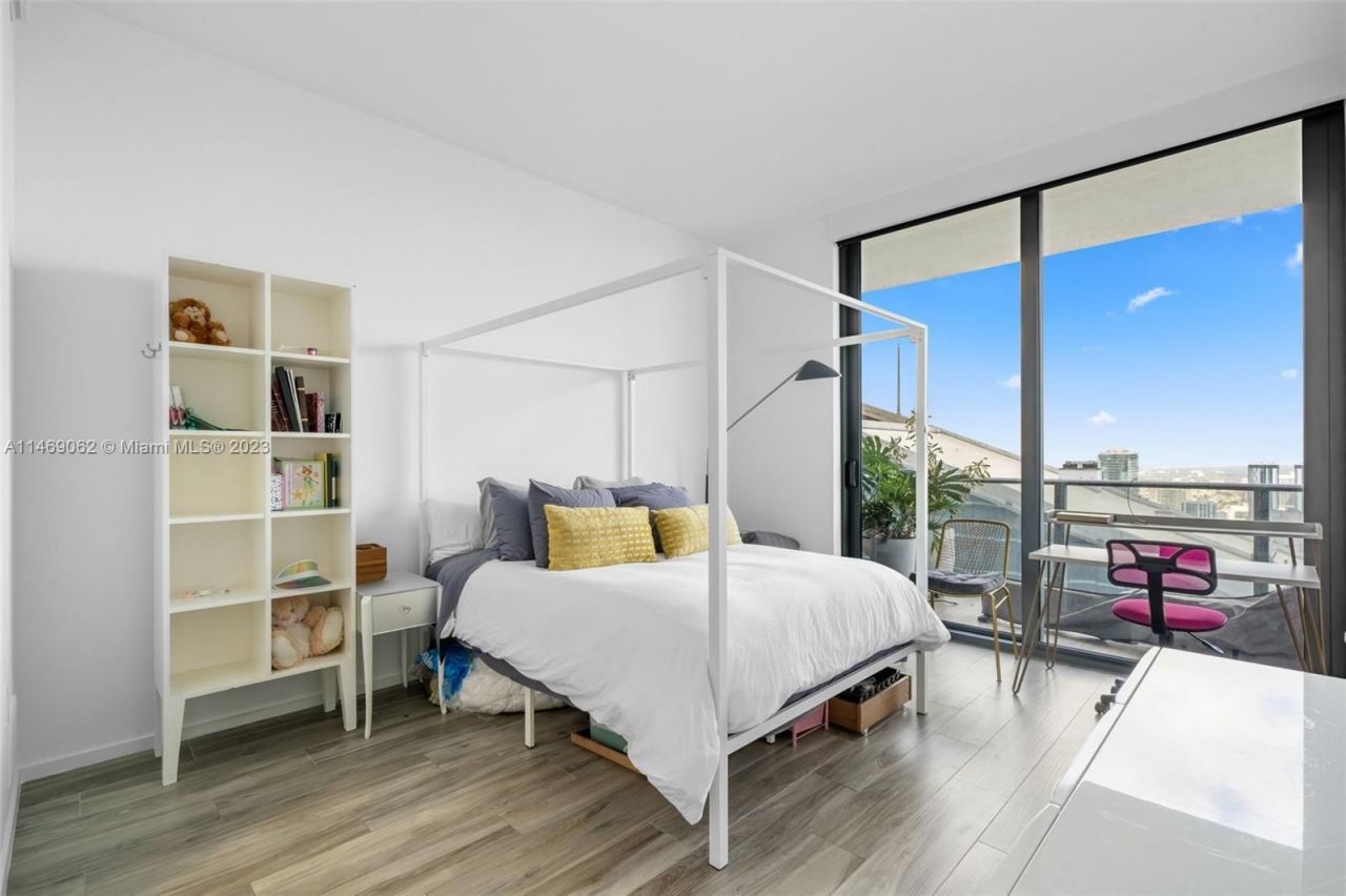 Piso en Miami, Estados Unidos, 220 m² - imagen 8