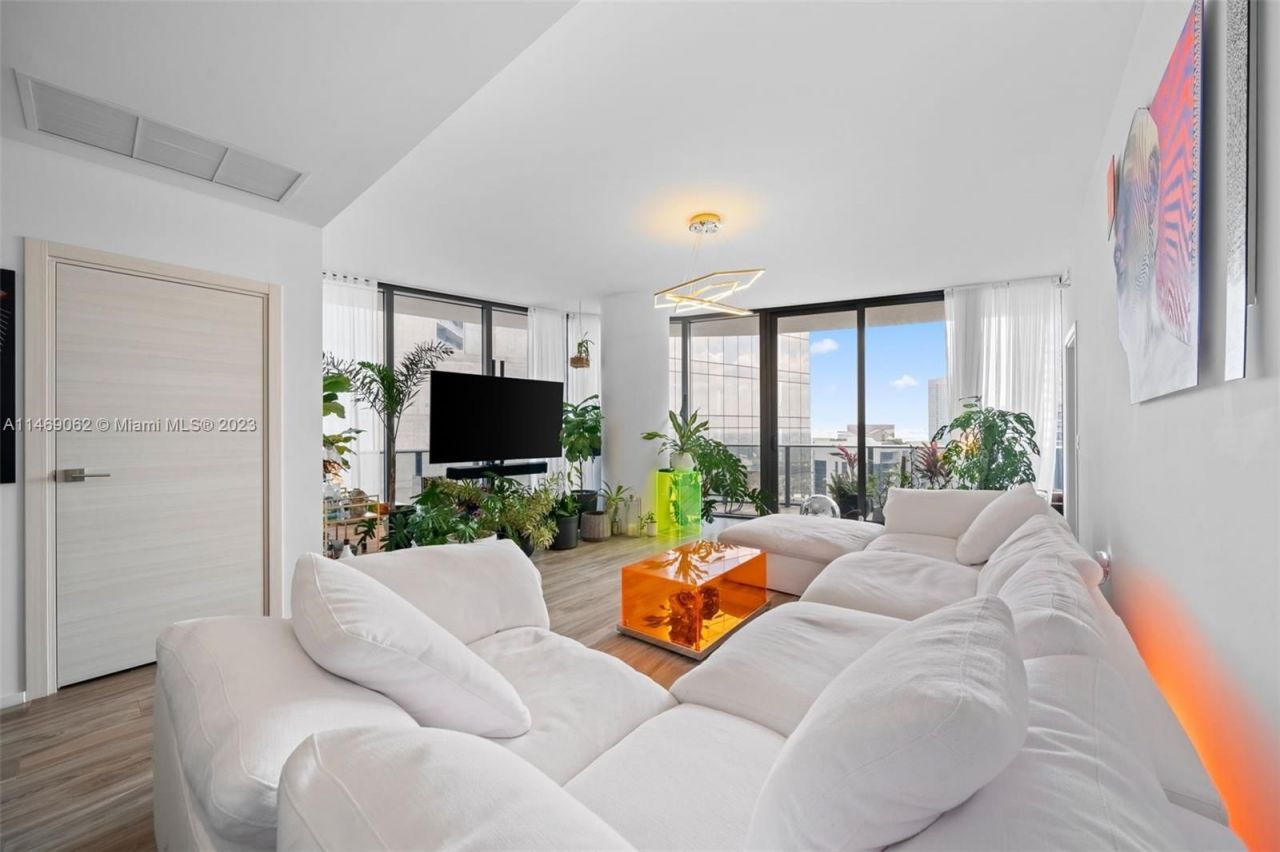 Piso en Miami, Estados Unidos, 220 m² - imagen 15