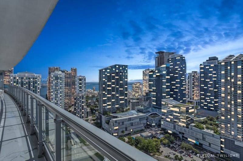 Flat in Miami, USA, 210 m² - picture 13