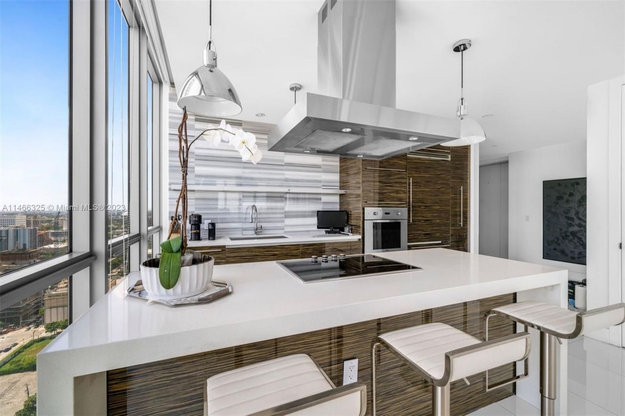 Flat in Miami, USA, 200 m² - picture 3