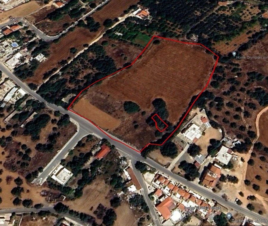 Terrain à Paphos, Chypre, 16 389 m² - image 1