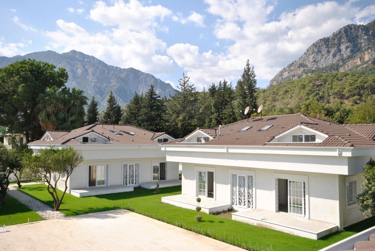 Villa in Kemer, Turkey, 100 m² - picture 1