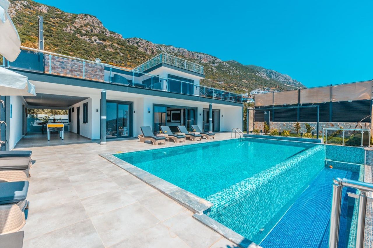 Villa à Kalkan, Turquie, 500 m² - image 1