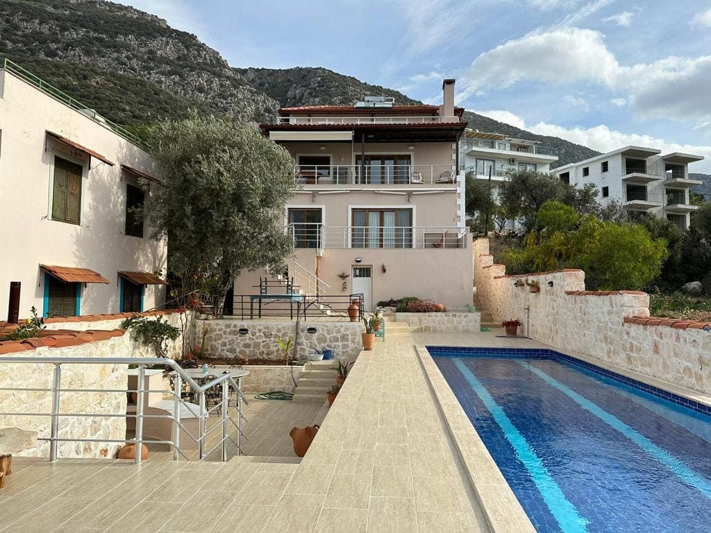 Villa à Kaş, Turquie, 210 m² - image 1