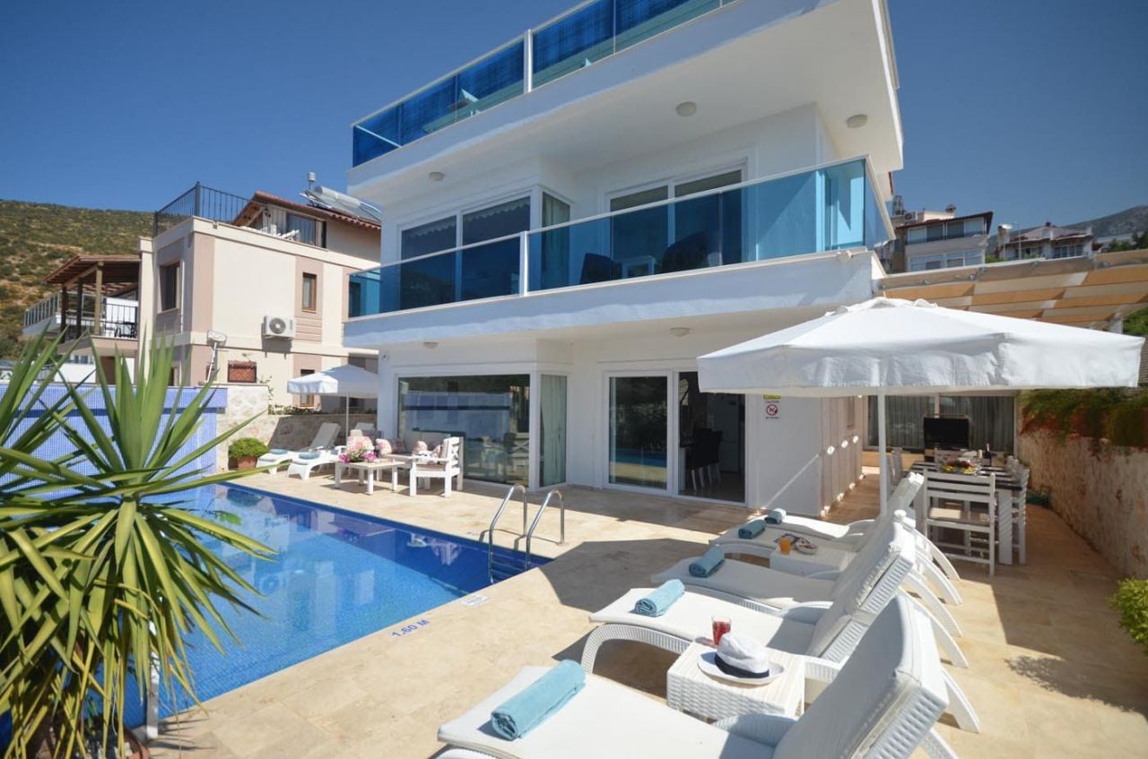 Villa à Kalkan, Turquie, 250 m² - image 1