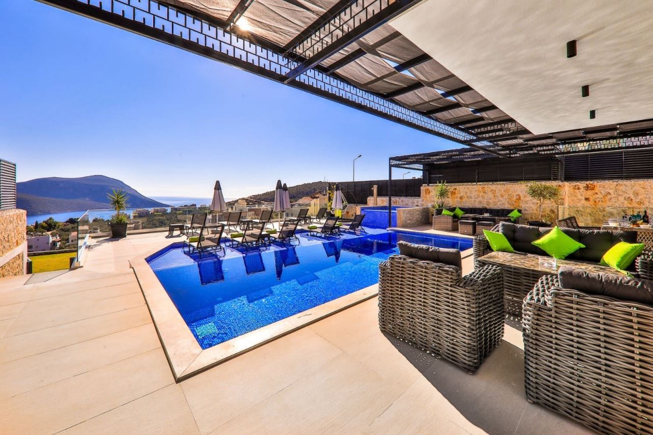 Villa in Kalkan, Türkei, 400 m² - Foto 1