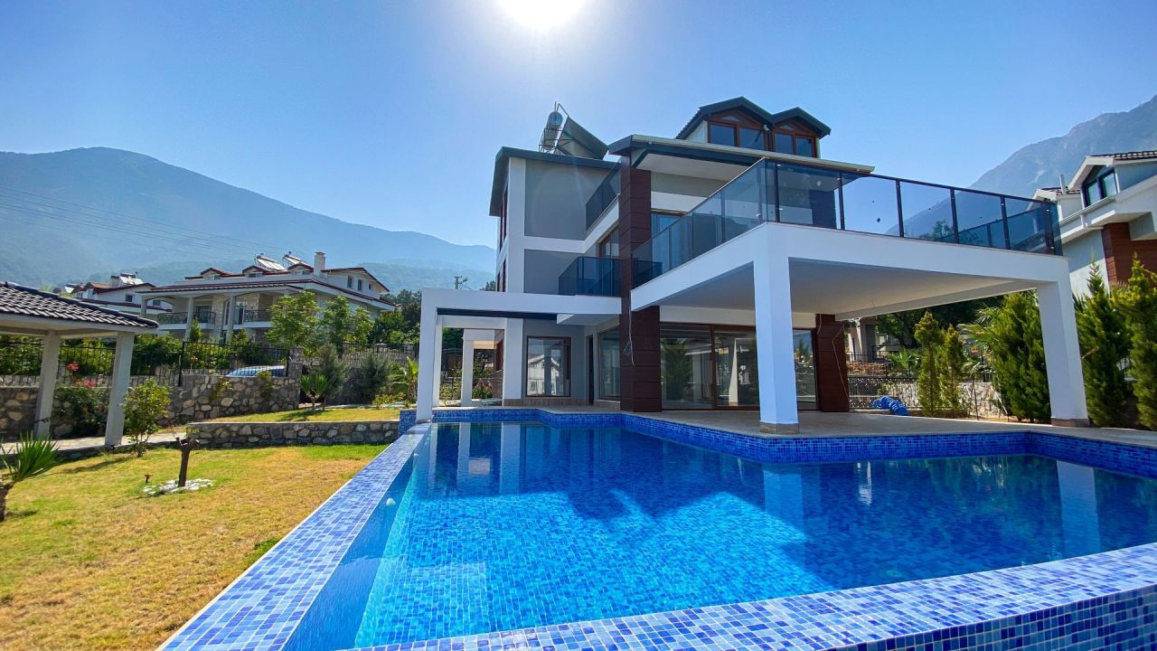 Villa en Fethiye, Turquia, 400 m² - imagen 1